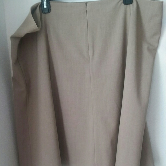 Counterparts plus size skirt - Picture 4 of 4